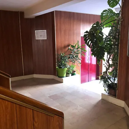 Aeroport D Orly Paris Rungis *